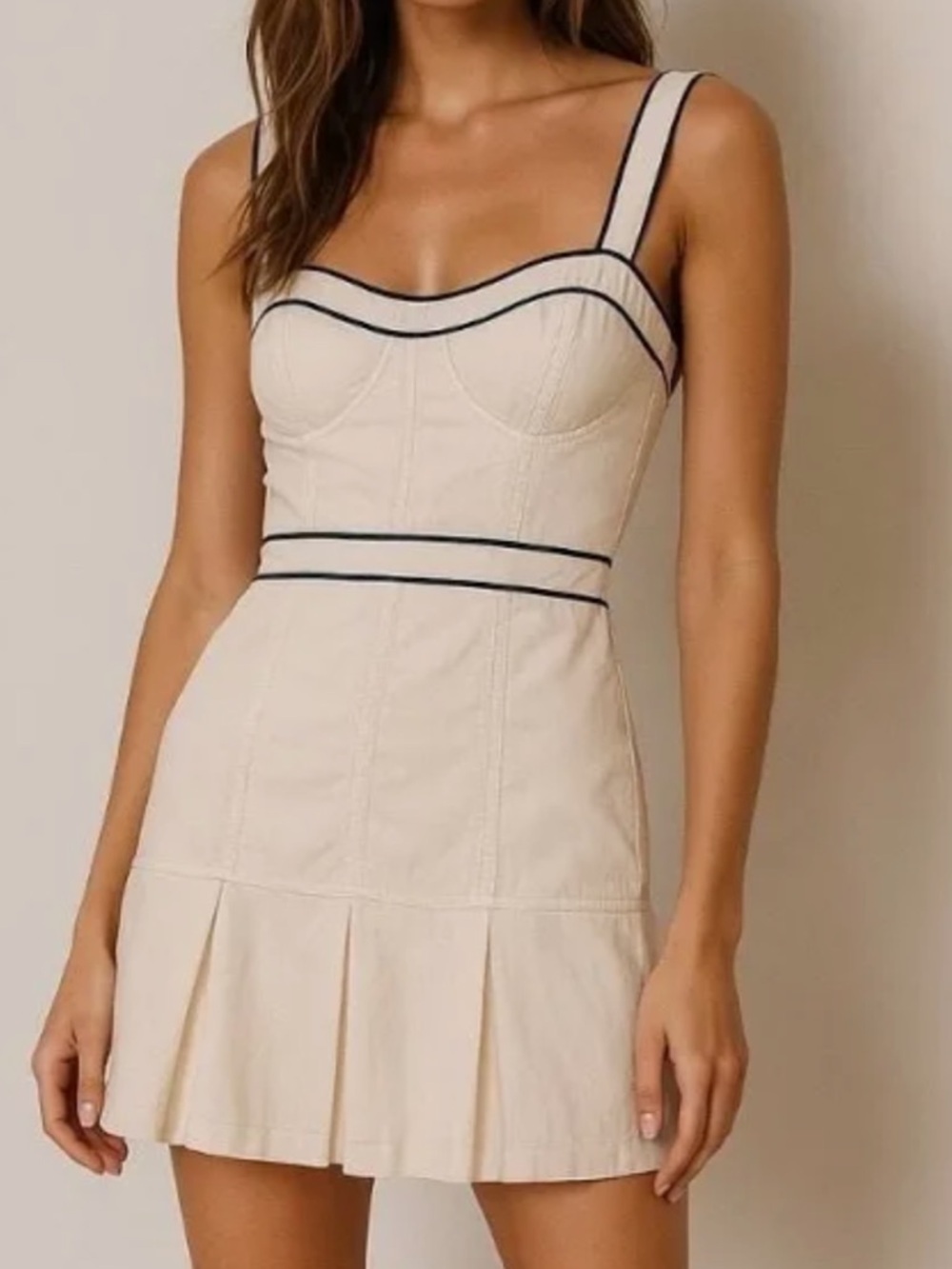 BEBE VINTAGE Y2K Cream Contrast-Trim Mini Dress! Size 4